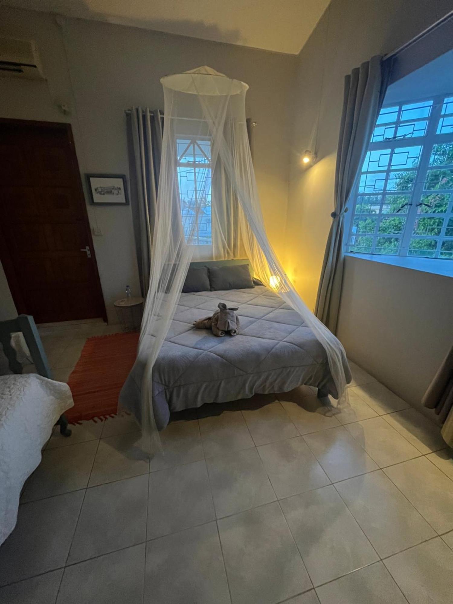 Maison Sandra Montchoisy Ngoại thất bức ảnh